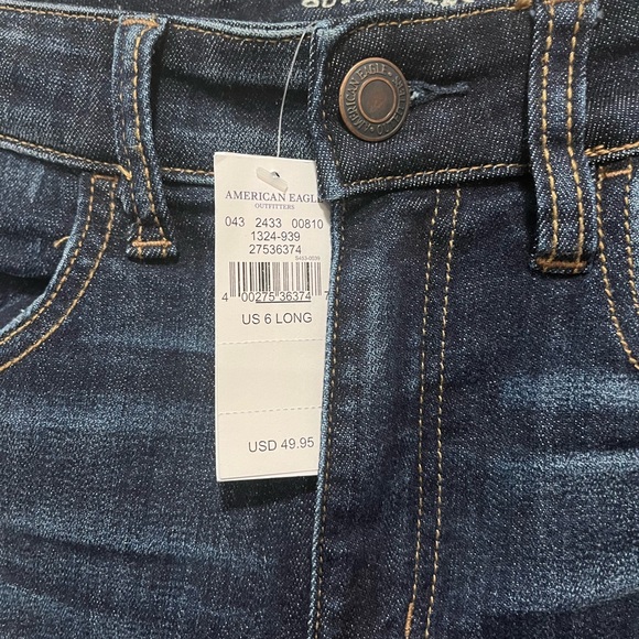 American Eagle High Rise Dark Wash Distressed Crop Jeggings NWT — 6L - Picture 7 of 8